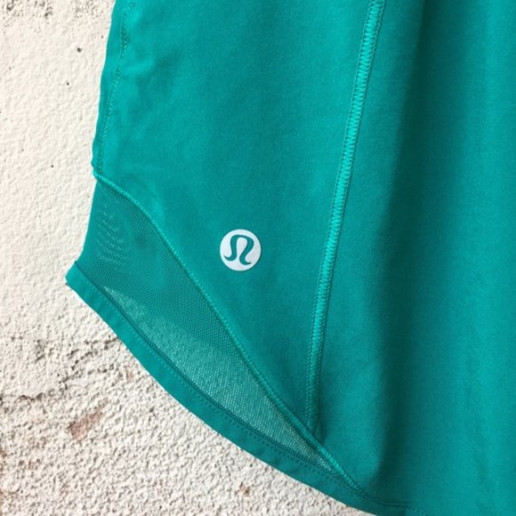 RARE Lululemon Hotty Hot Short II TALL Teal Green I Size 6 - Picture 7 of 9